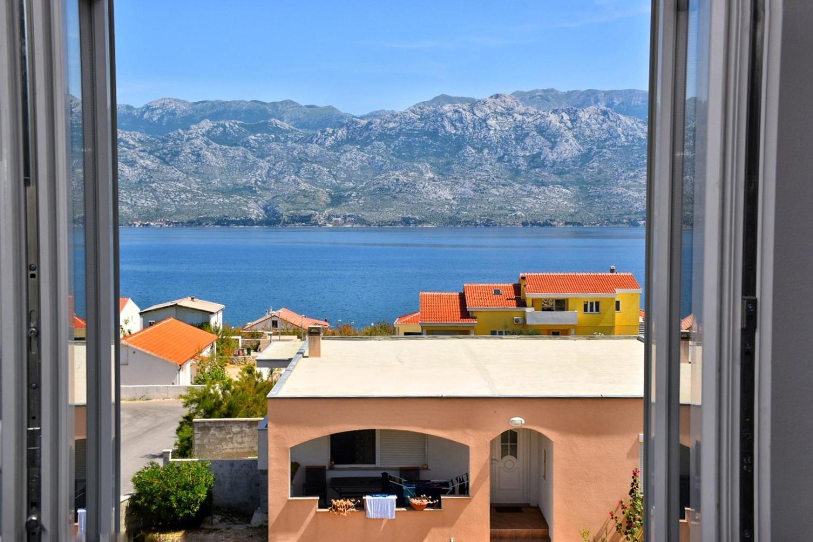 Apartments Mino Ražanac Εξωτερικό φωτογραφία