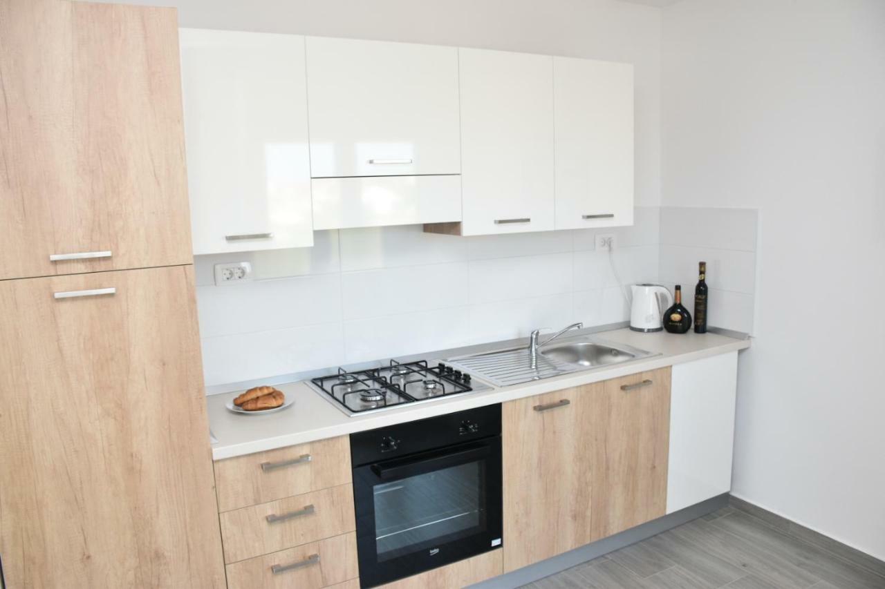 Apartments Mino Ražanac Εξωτερικό φωτογραφία